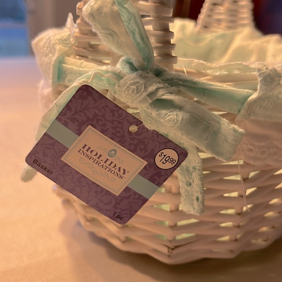 Wicker Basket - Picture 3 of 4